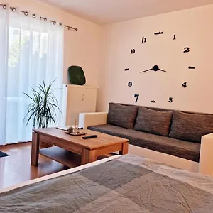 Apartment Brise Business Nahe Leipziger Messe - Porsche - Bmw - Dhl - Wlan - Parkplatz - Business Travelers Only, Leipzig